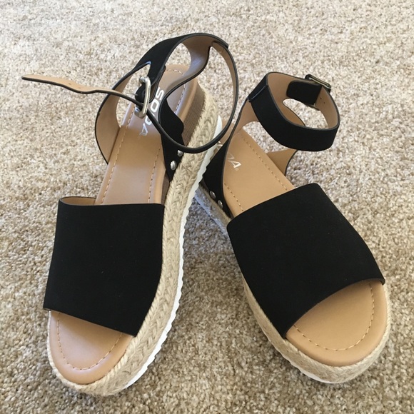 SODA Flatform Sandals / Black - Picture 1 of 3